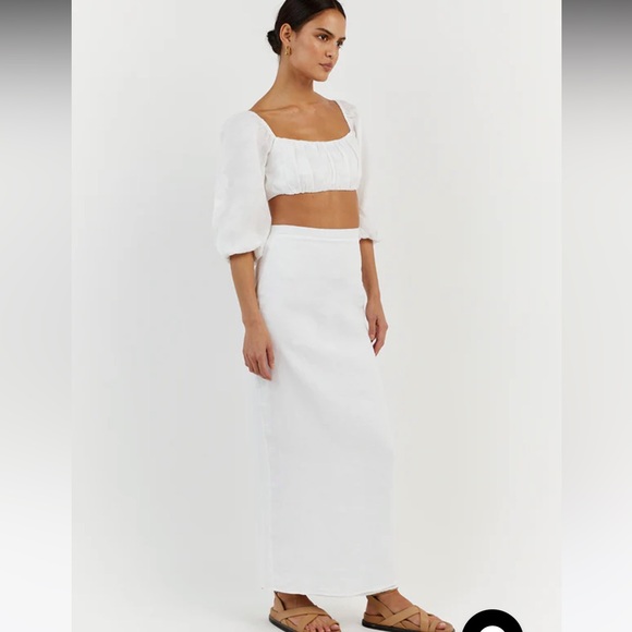 DISSH White Puff Sleeve Linen Crop Top - Picture 14 of 14